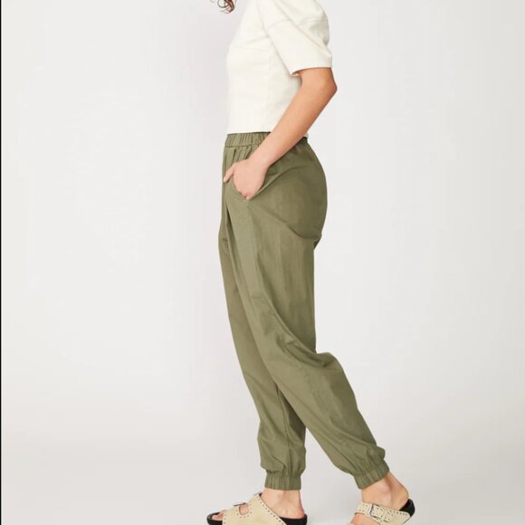 STATESIDE Structured Poplin Pleated Jogger Pant Artichoke Green Women's M $186 - Picture 2 of 8